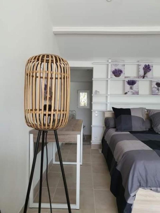 … Et La Fourmi Villa Saumane-de-Vaucluse Kültér fotó