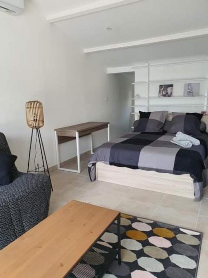 … Et La Fourmi Villa Saumane-de-Vaucluse Kültér fotó