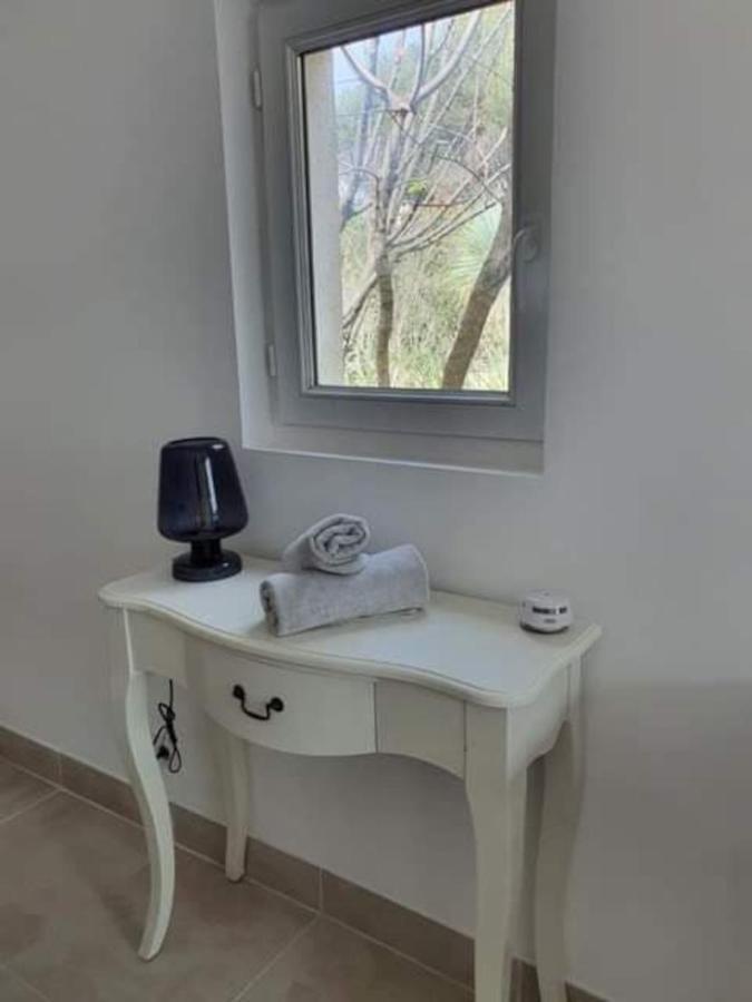 … Et La Fourmi Villa Saumane-de-Vaucluse Kültér fotó